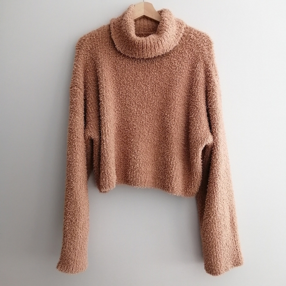 Aerie Marshmallow Turtleneck Cropped Sweater Bell Sleeves Fuzzy Tan XL - Picture 2 of 15